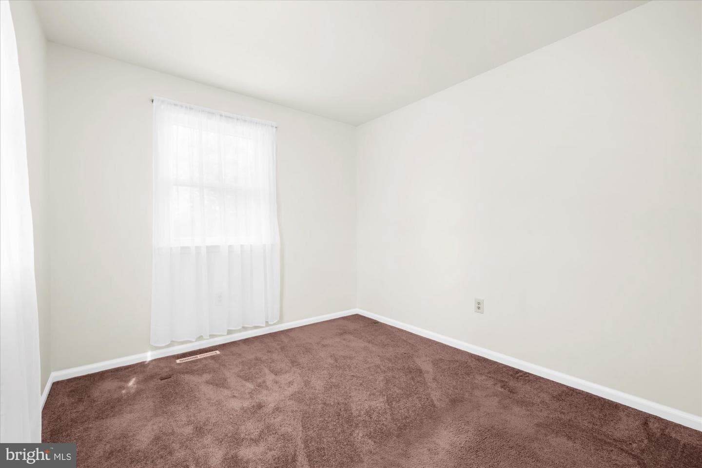 206 Yardley Court photo 18