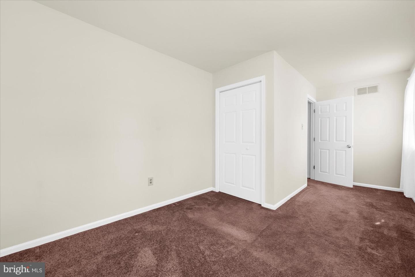 206 Yardley Court photo 19