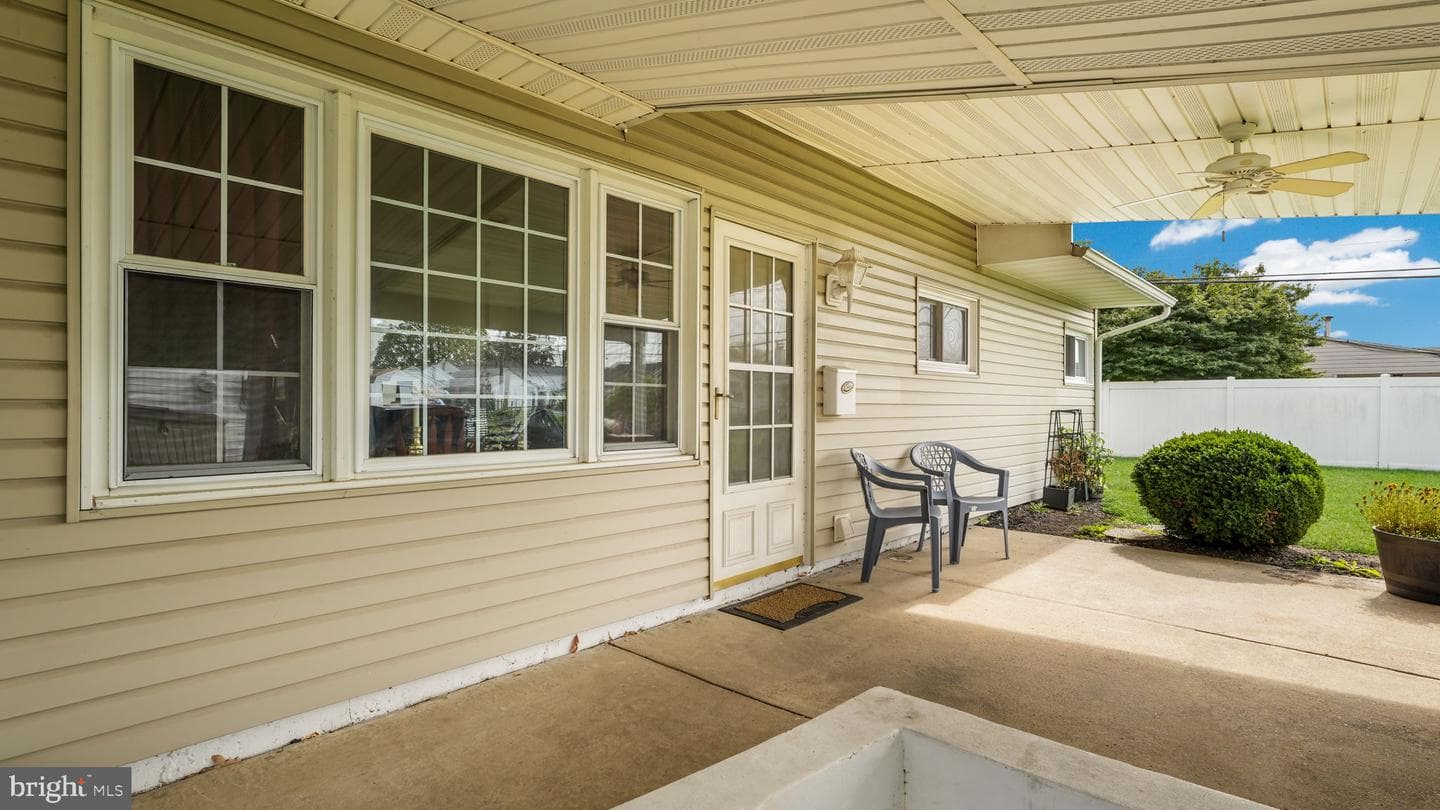 10 Serpentine Lane photo 4