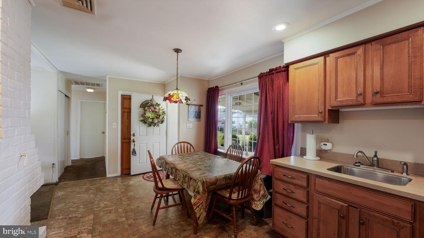 10 Serpentine Lane photo 8