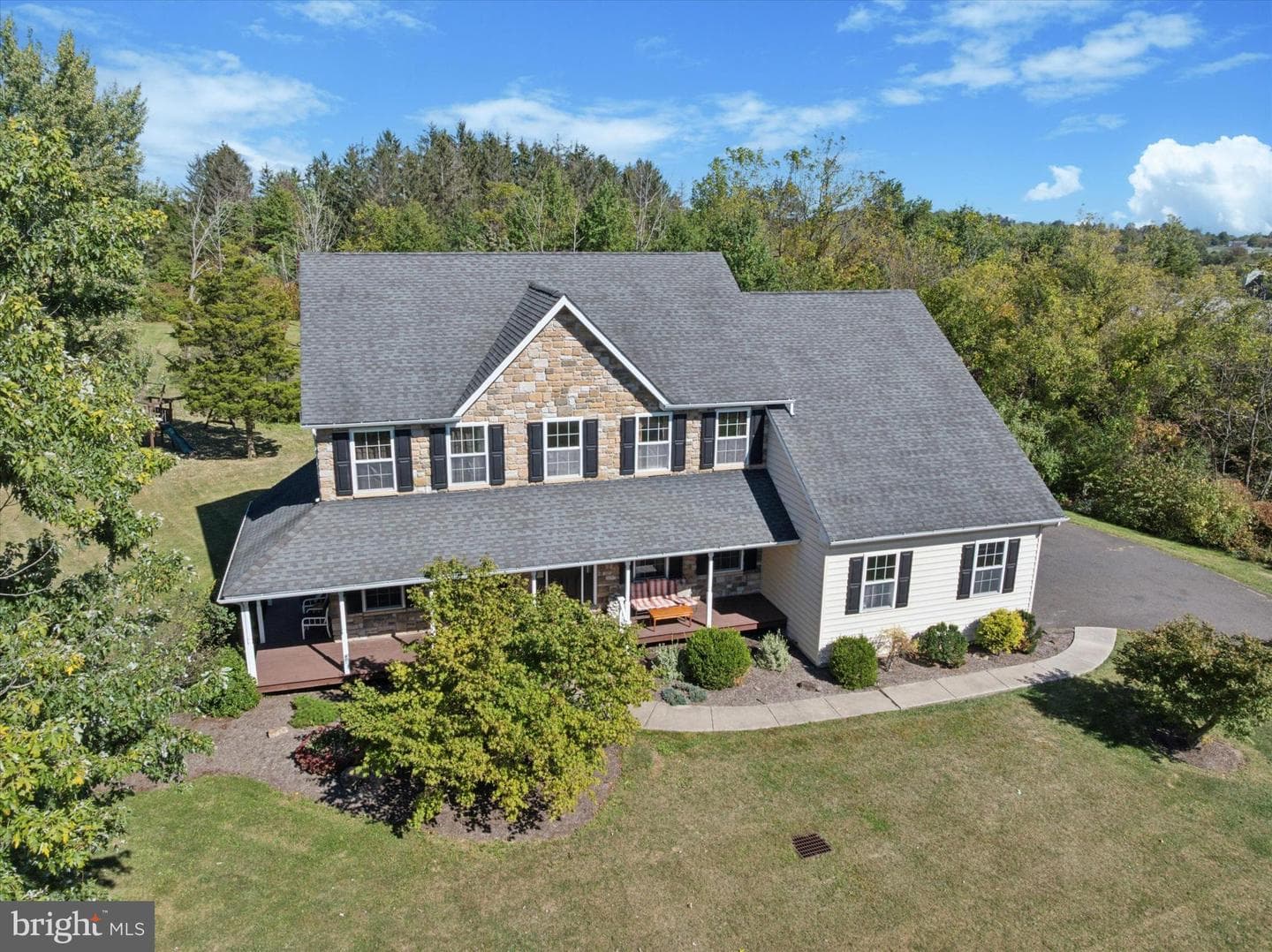 642 Rickert Road photo 2