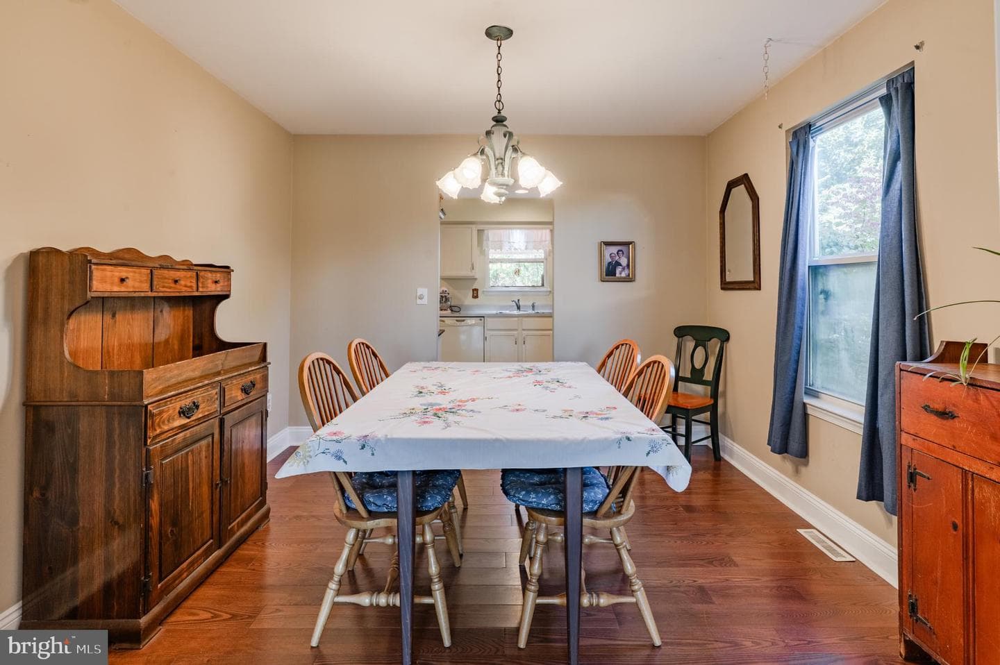 1037 Deerfield Circle photo 7