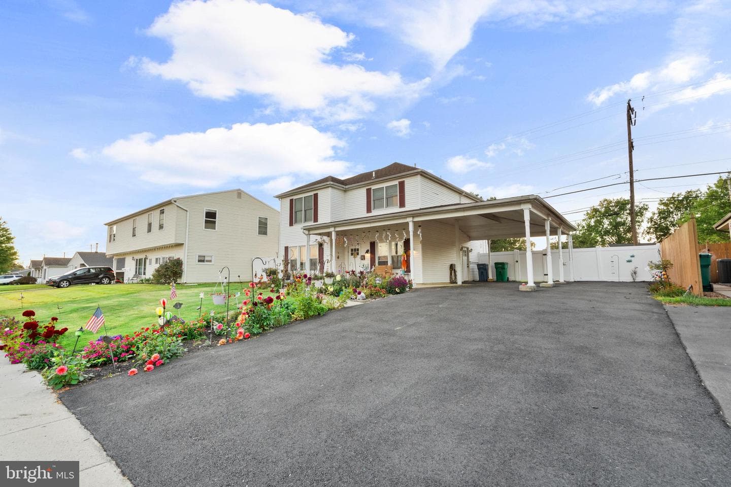 73 Graystone Lane photo 4