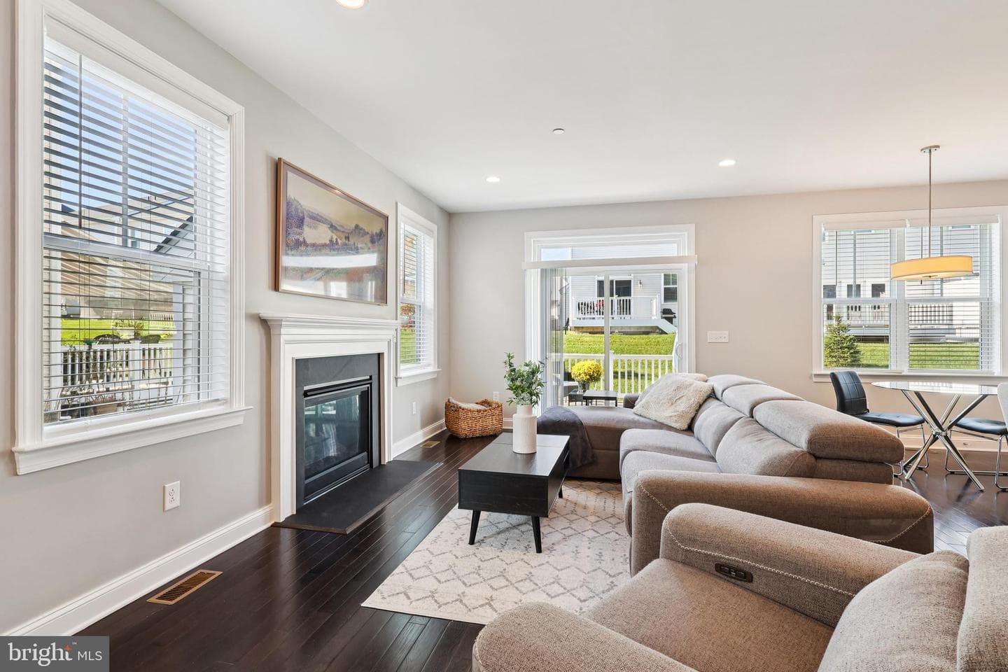 8 Lacey Lane photo 5