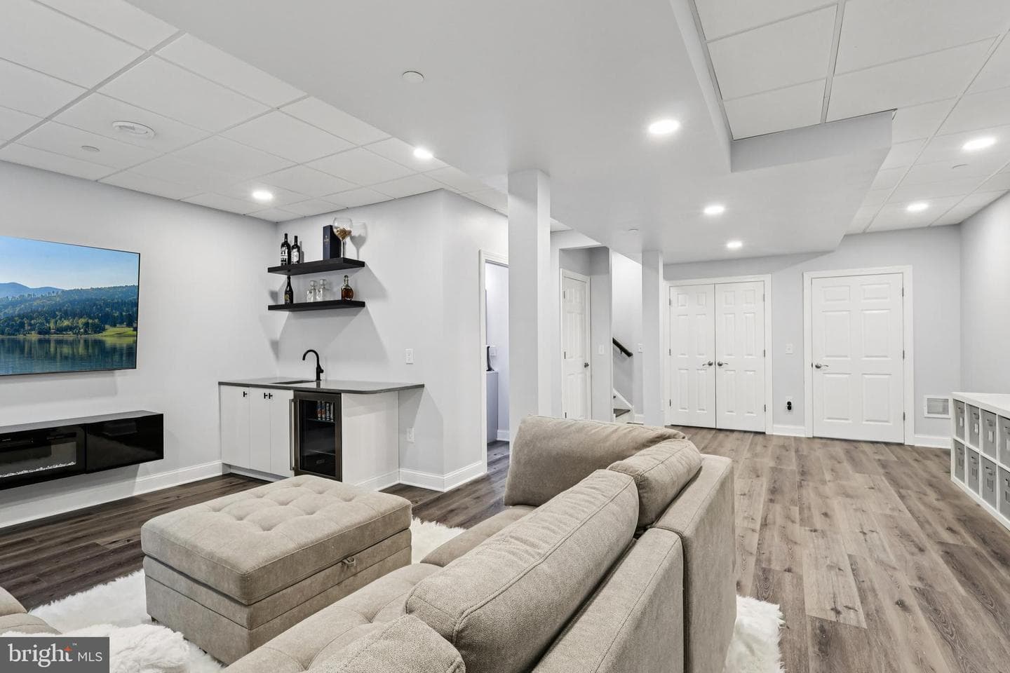 8 Lacey Lane photo 6