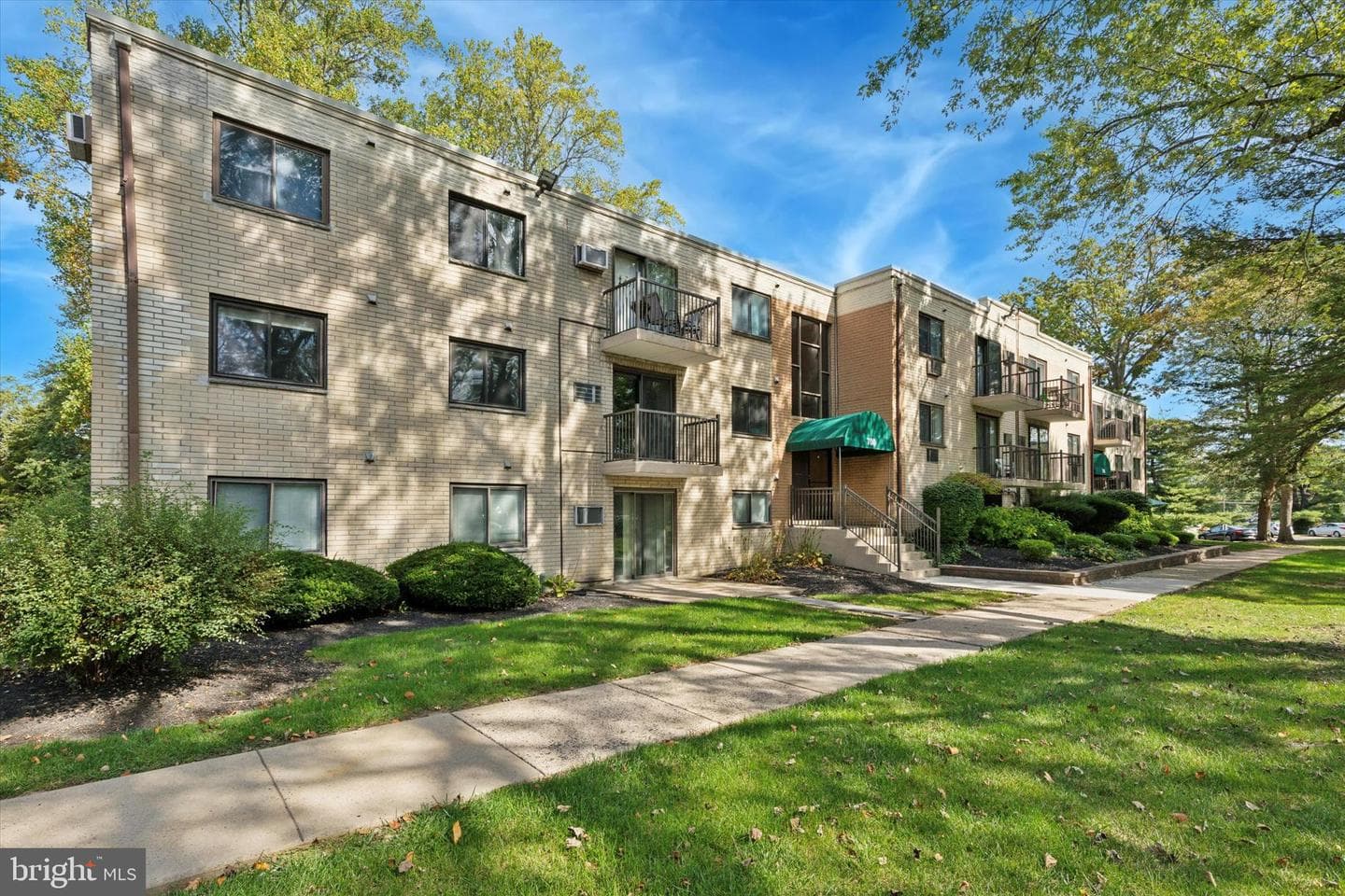 1575 W Street Road #721 photo 2