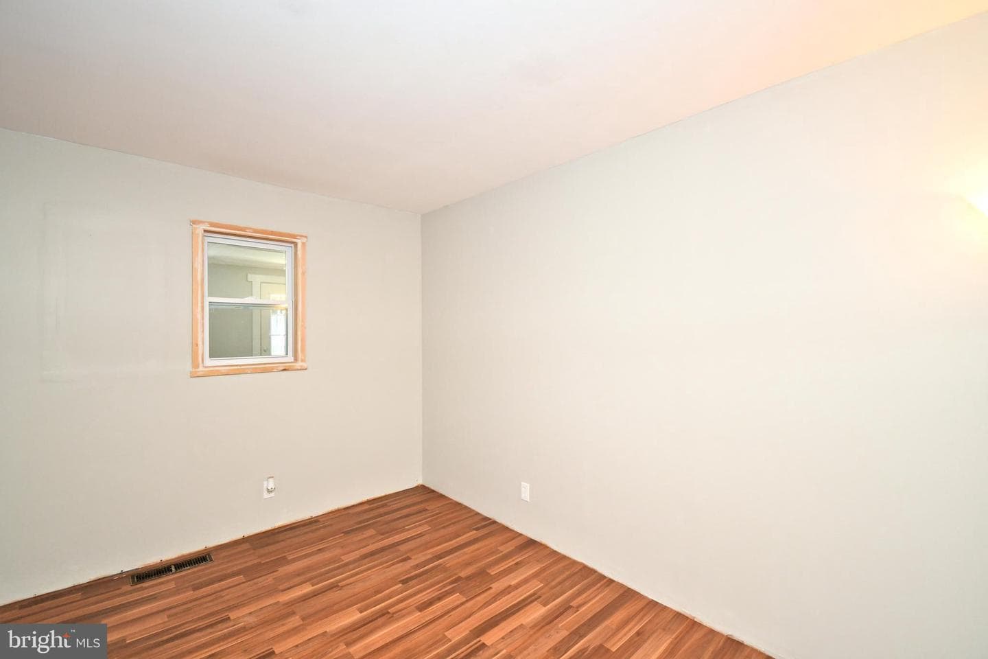 208 Suffolk Road photo 14