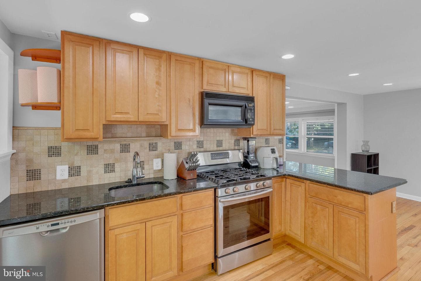 209 Clover Avenue photo 11