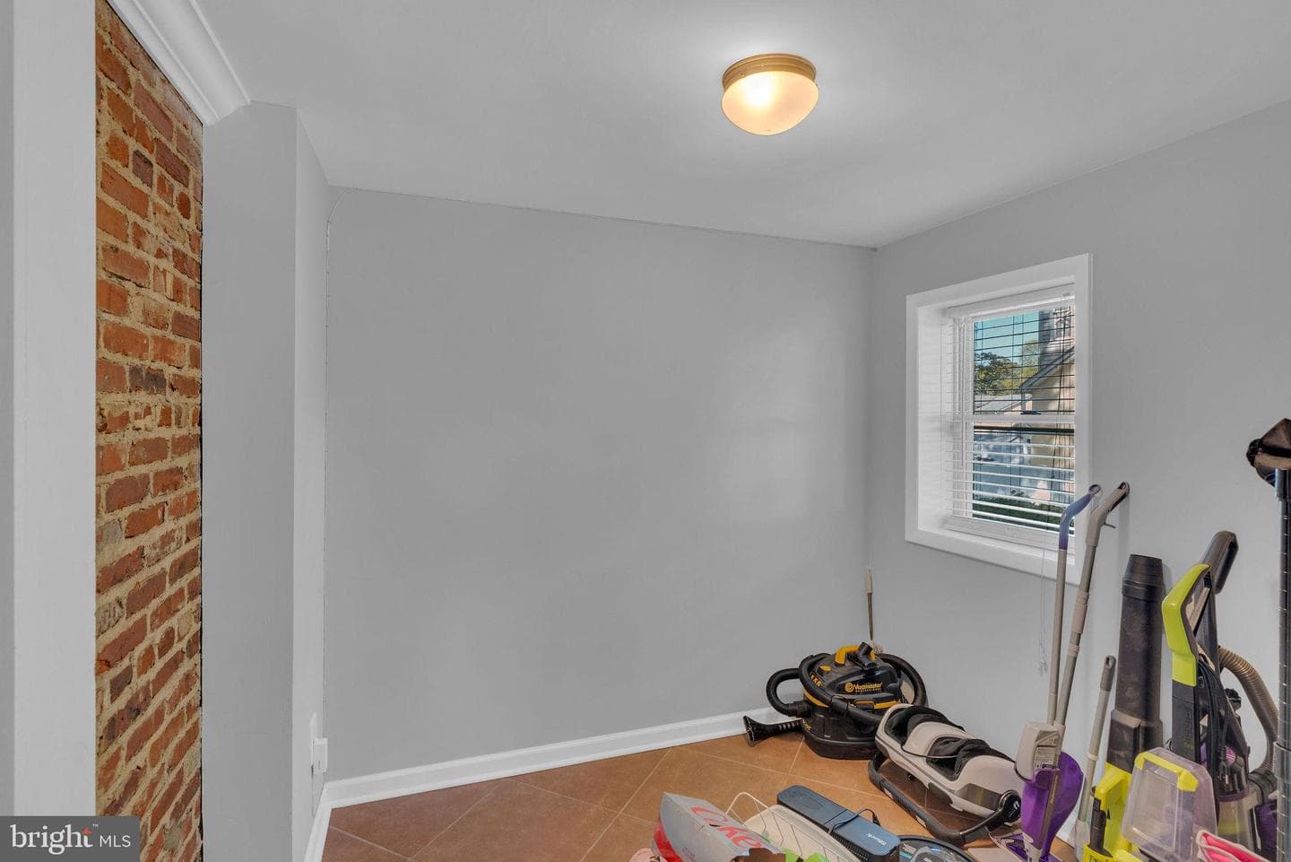 209 Clover Avenue photo 16