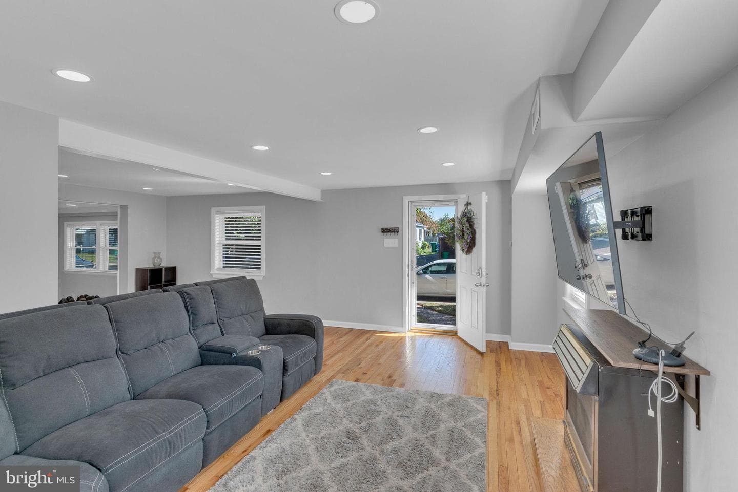 209 Clover Avenue photo 3