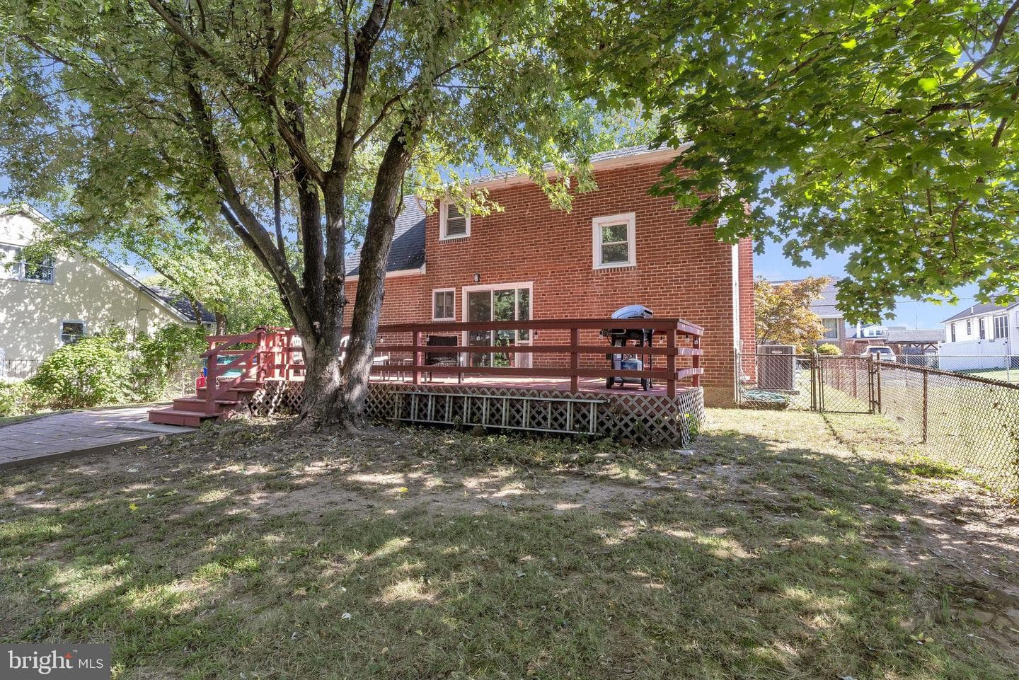209 Clover Avenue photo 35