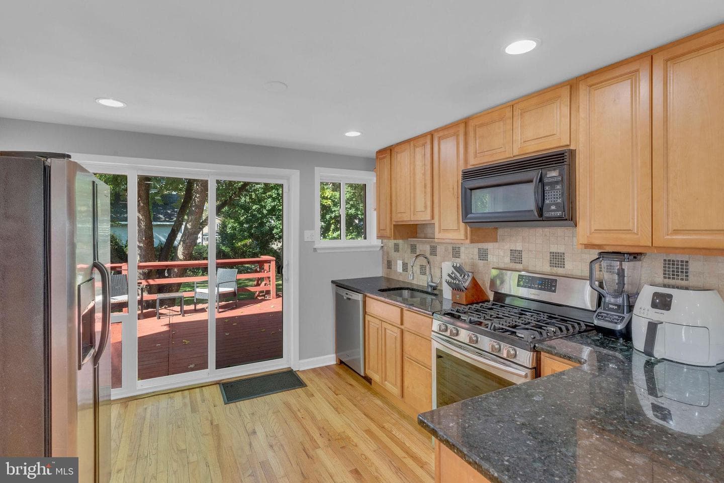 209 Clover Avenue photo 9