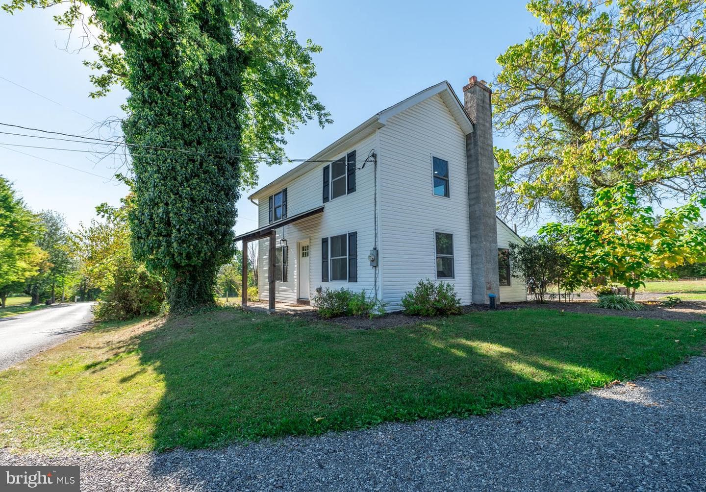 1765 Old Plains Road photo 3