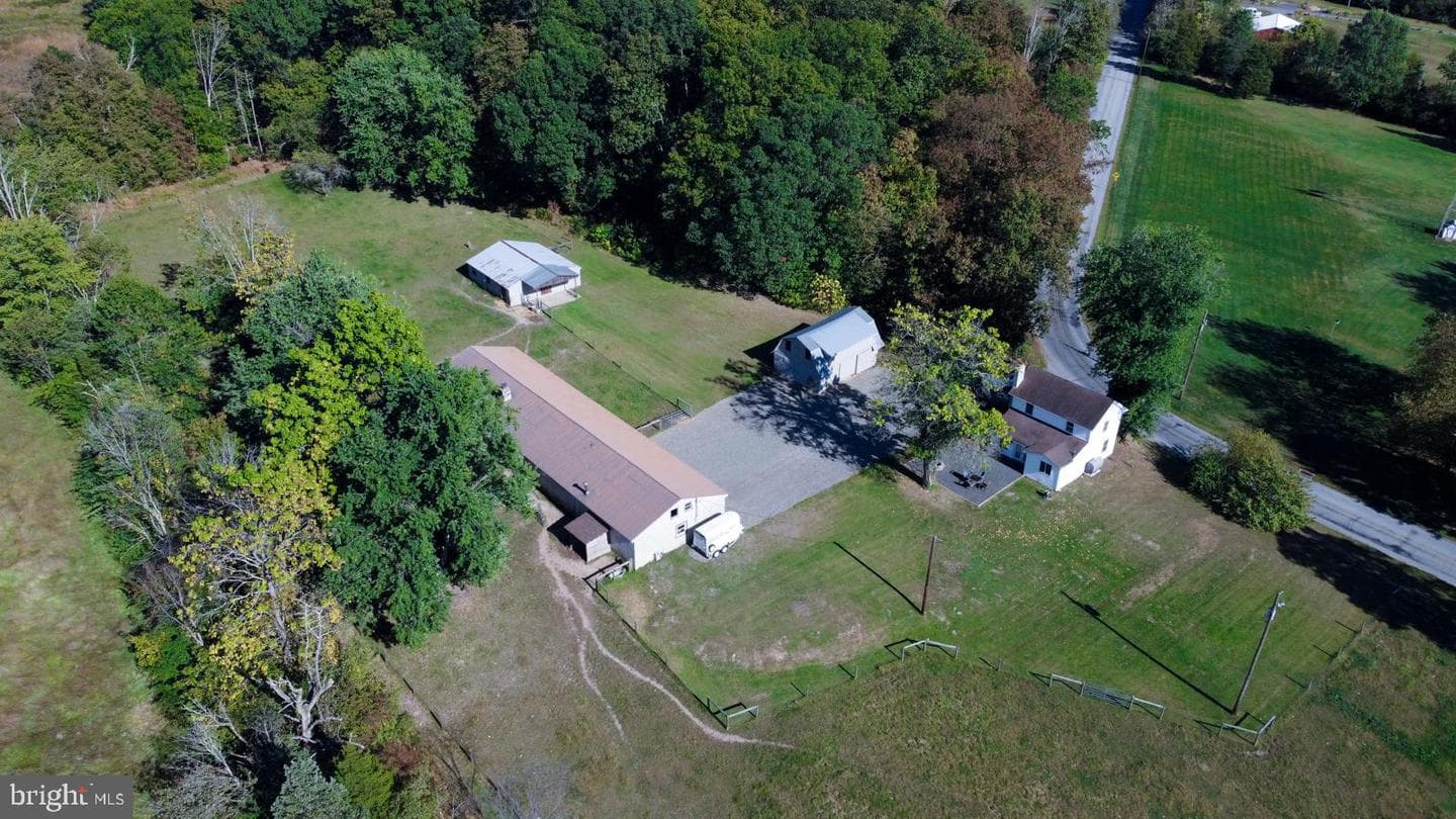 1765 Old Plains Road photo 42