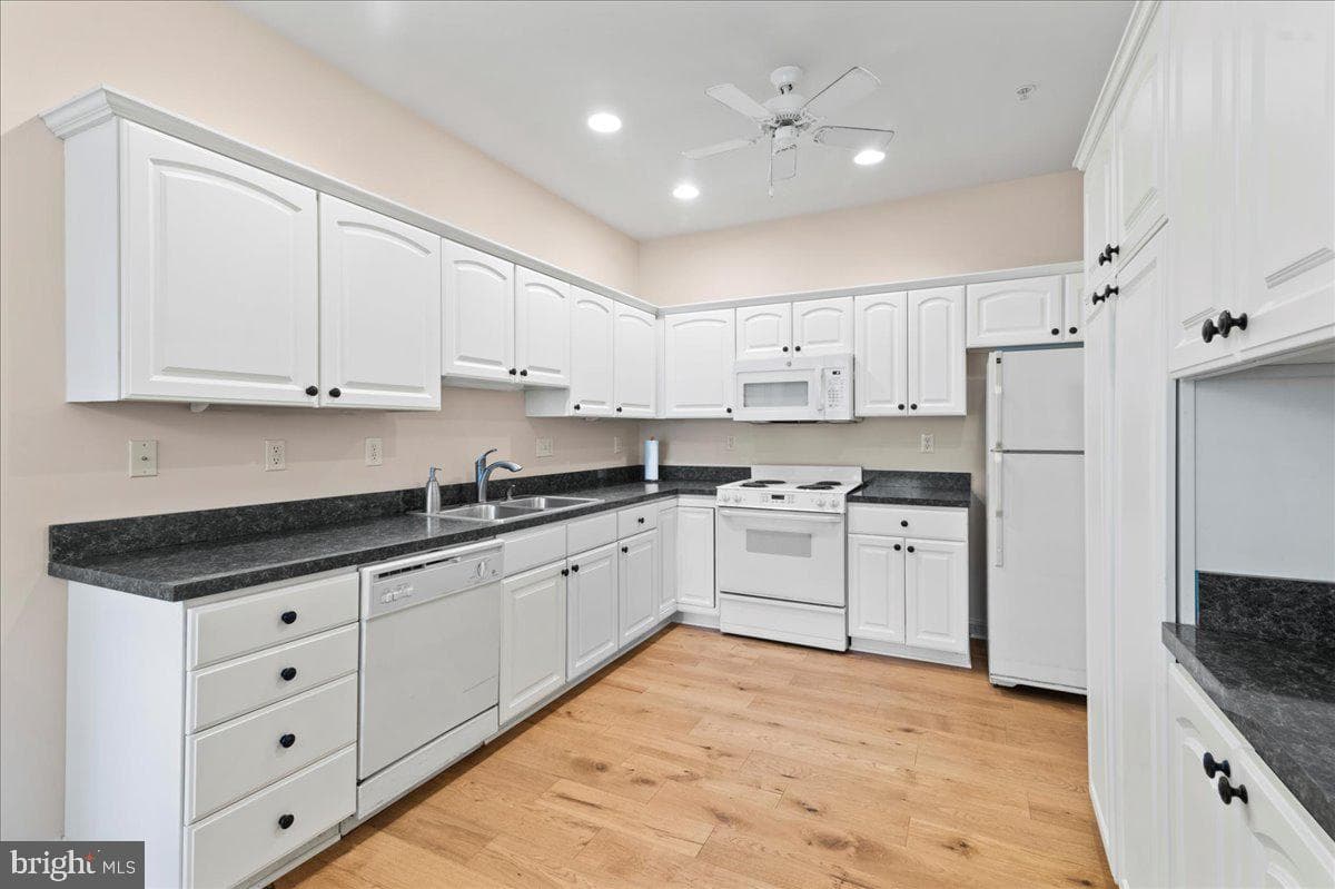 1504 Springfield Court #37 photo 18