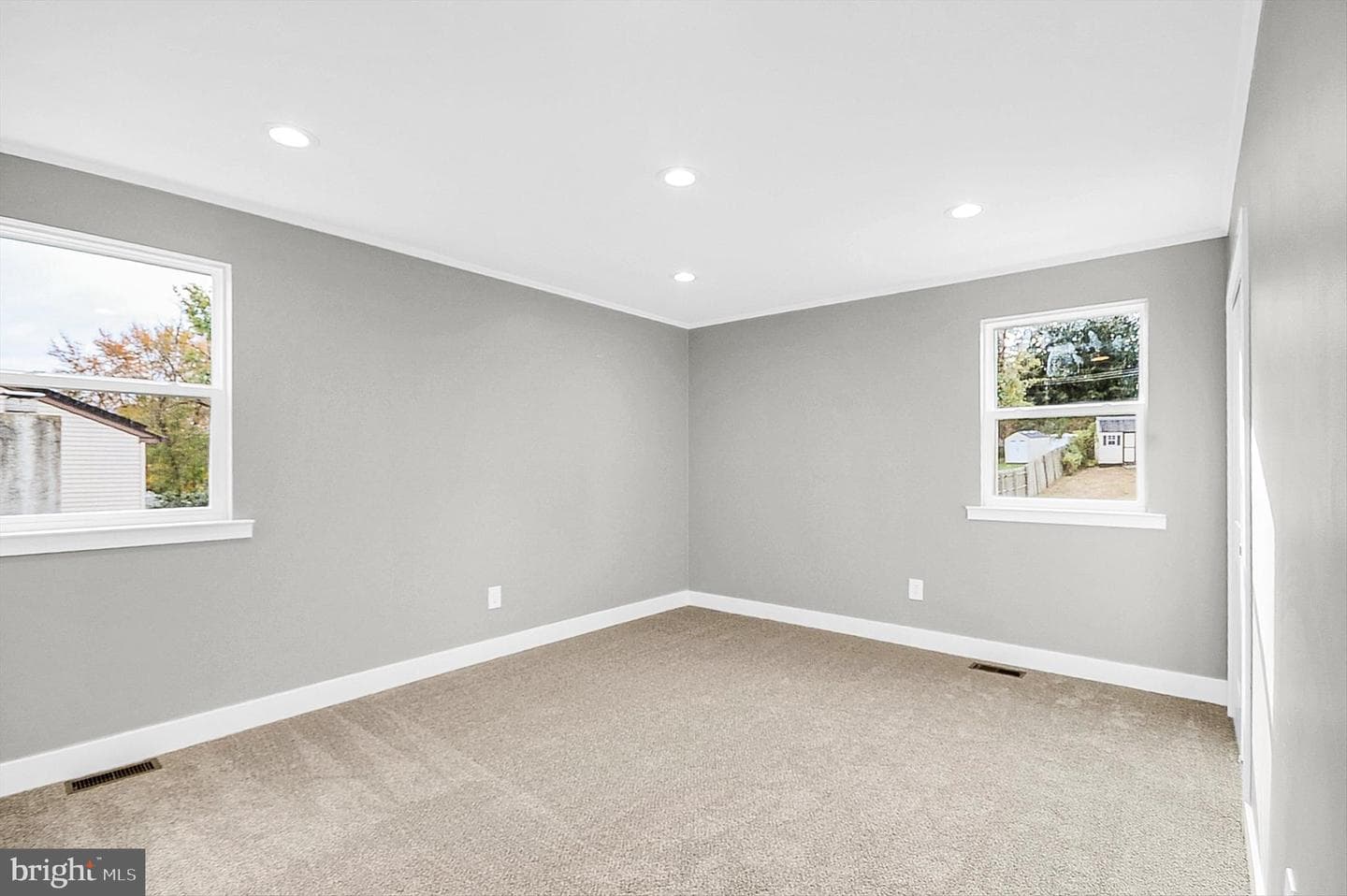 125 Fox Hollow Drive photo 10