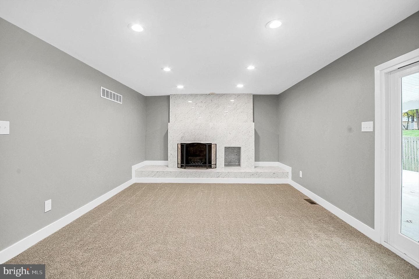 125 Fox Hollow Drive photo 14