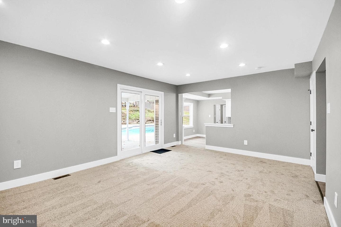 125 Fox Hollow Drive photo 17