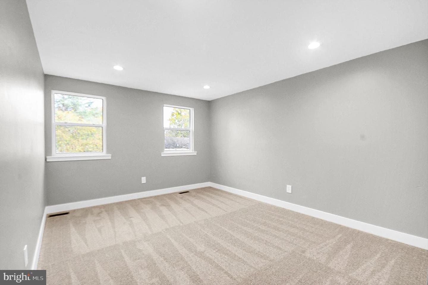 125 Fox Hollow Drive photo 18