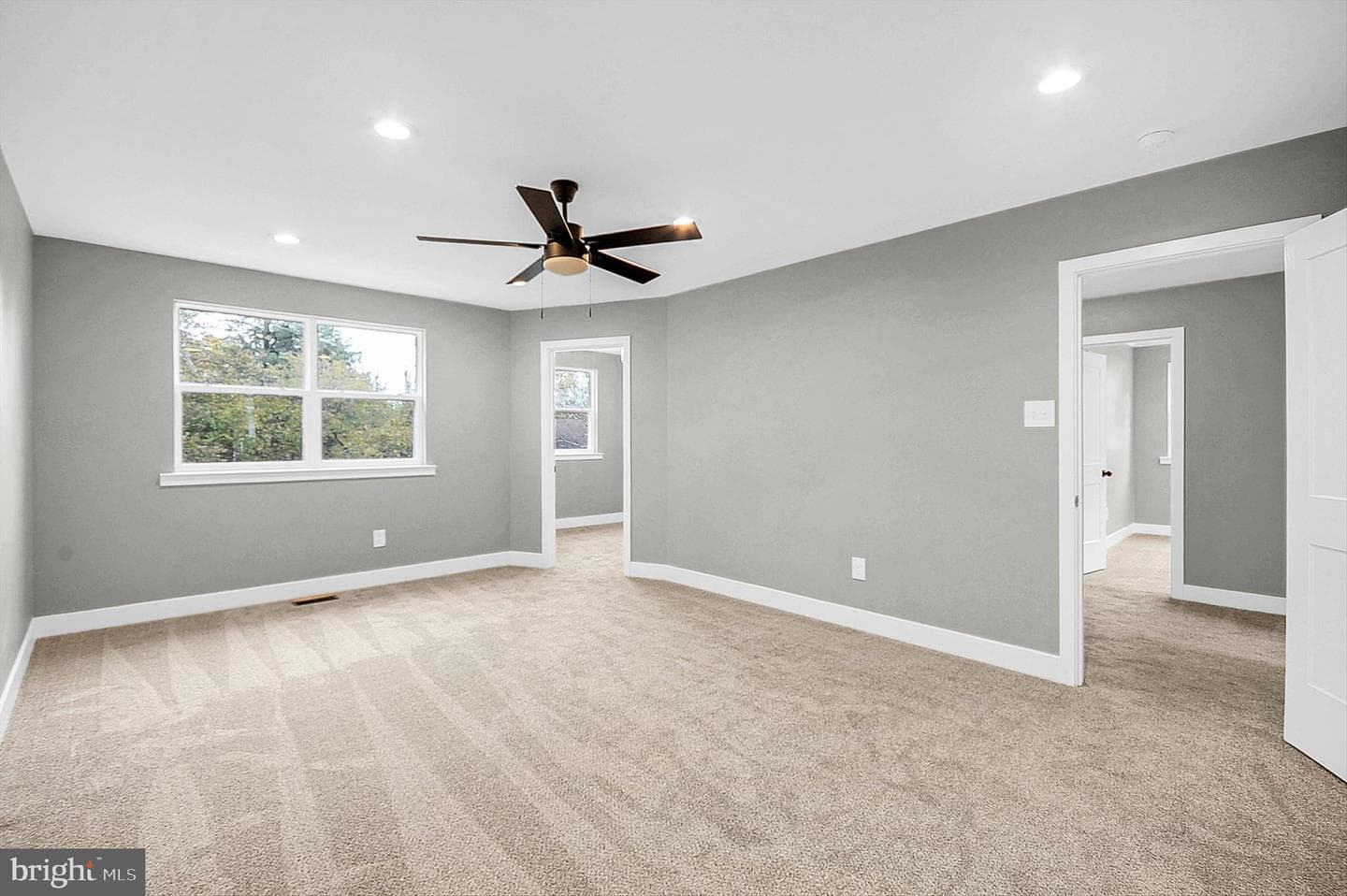 125 Fox Hollow Drive photo 24