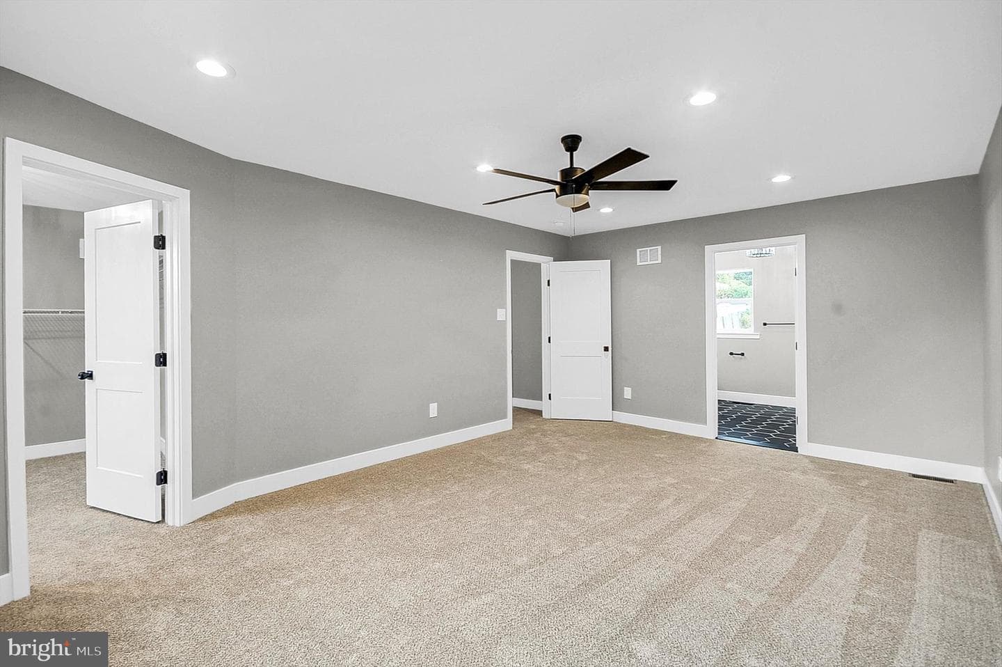 125 Fox Hollow Drive photo 25