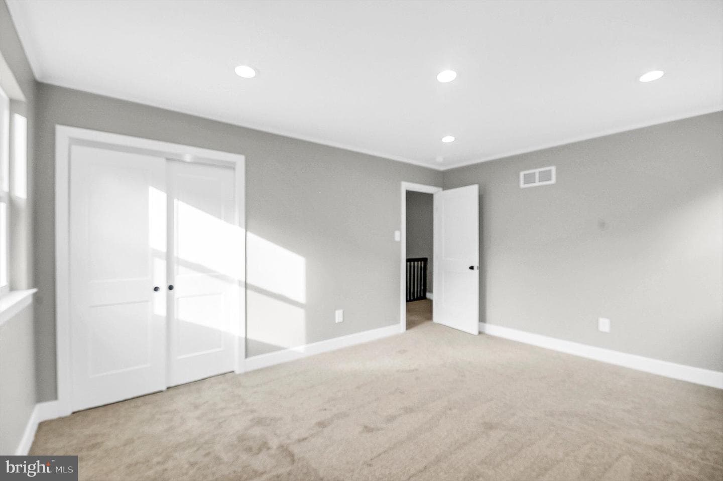 125 Fox Hollow Drive photo 27