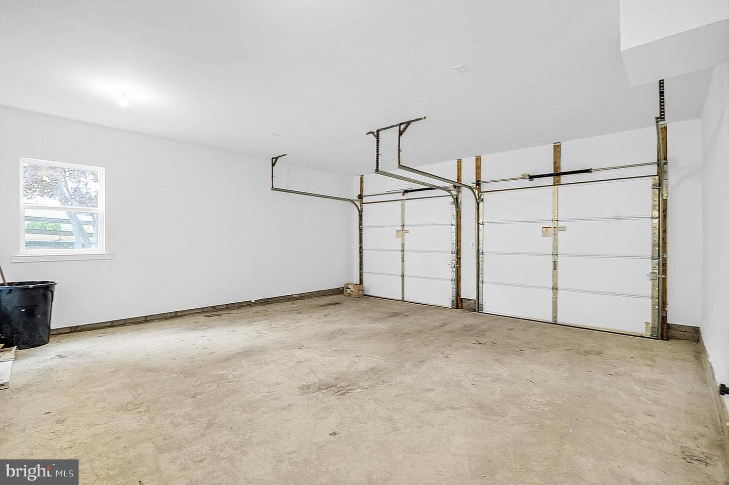 125 Fox Hollow Drive photo 31