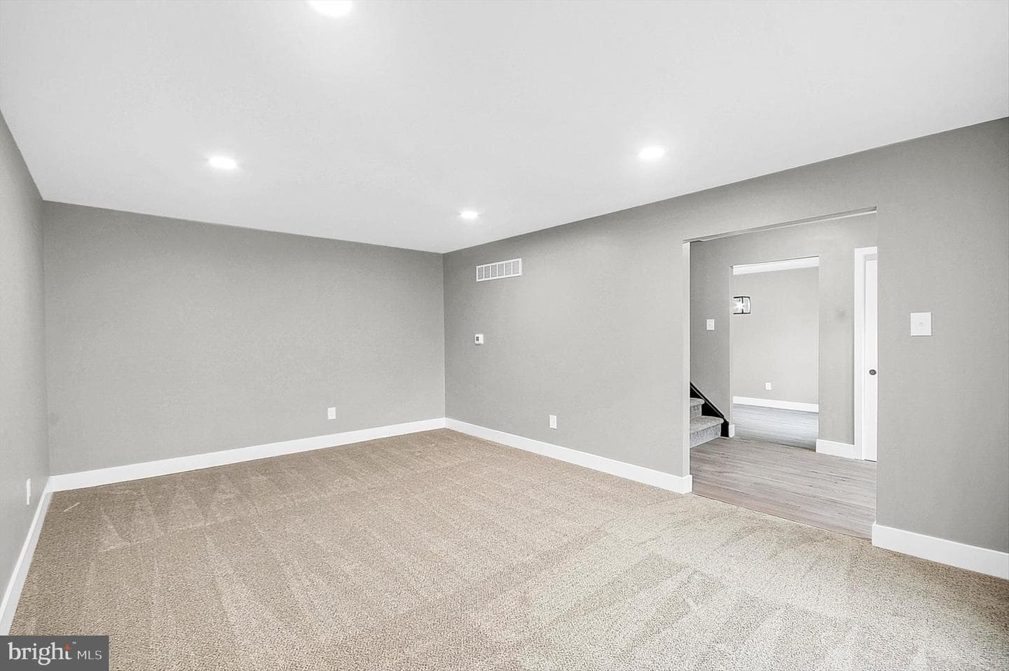 125 Fox Hollow Drive photo 4
