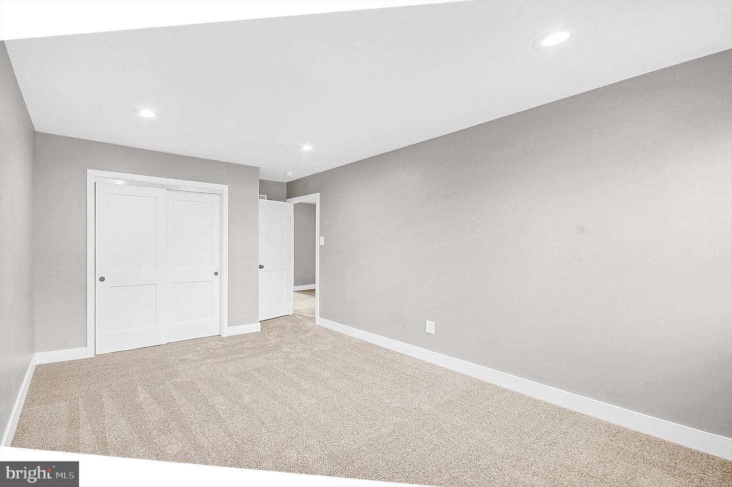 125 Fox Hollow Drive photo 9
