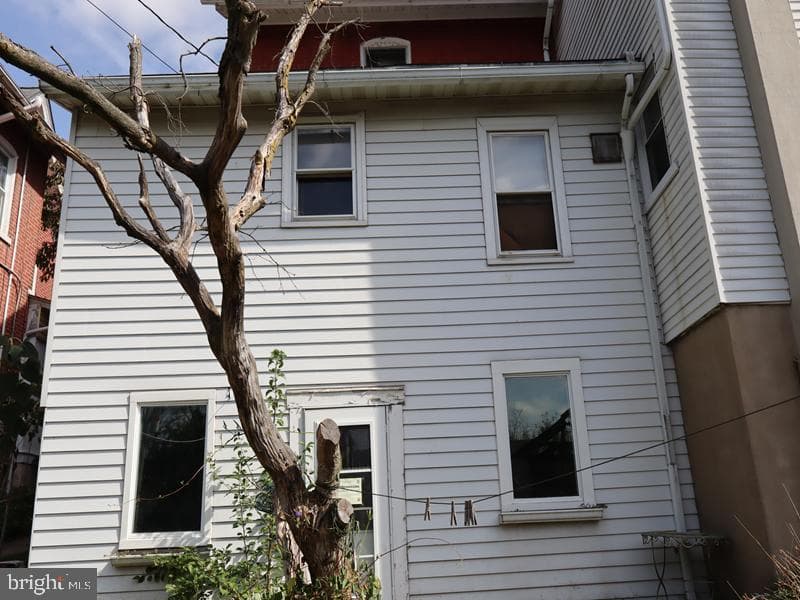 604 W Walnut Street photo 5