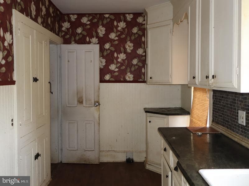 604 W Walnut Street photo 9