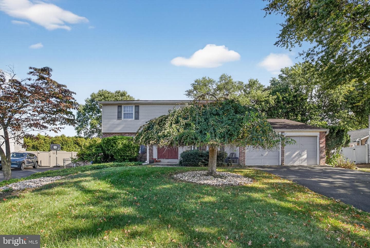 722 Autumn Drive photo 2