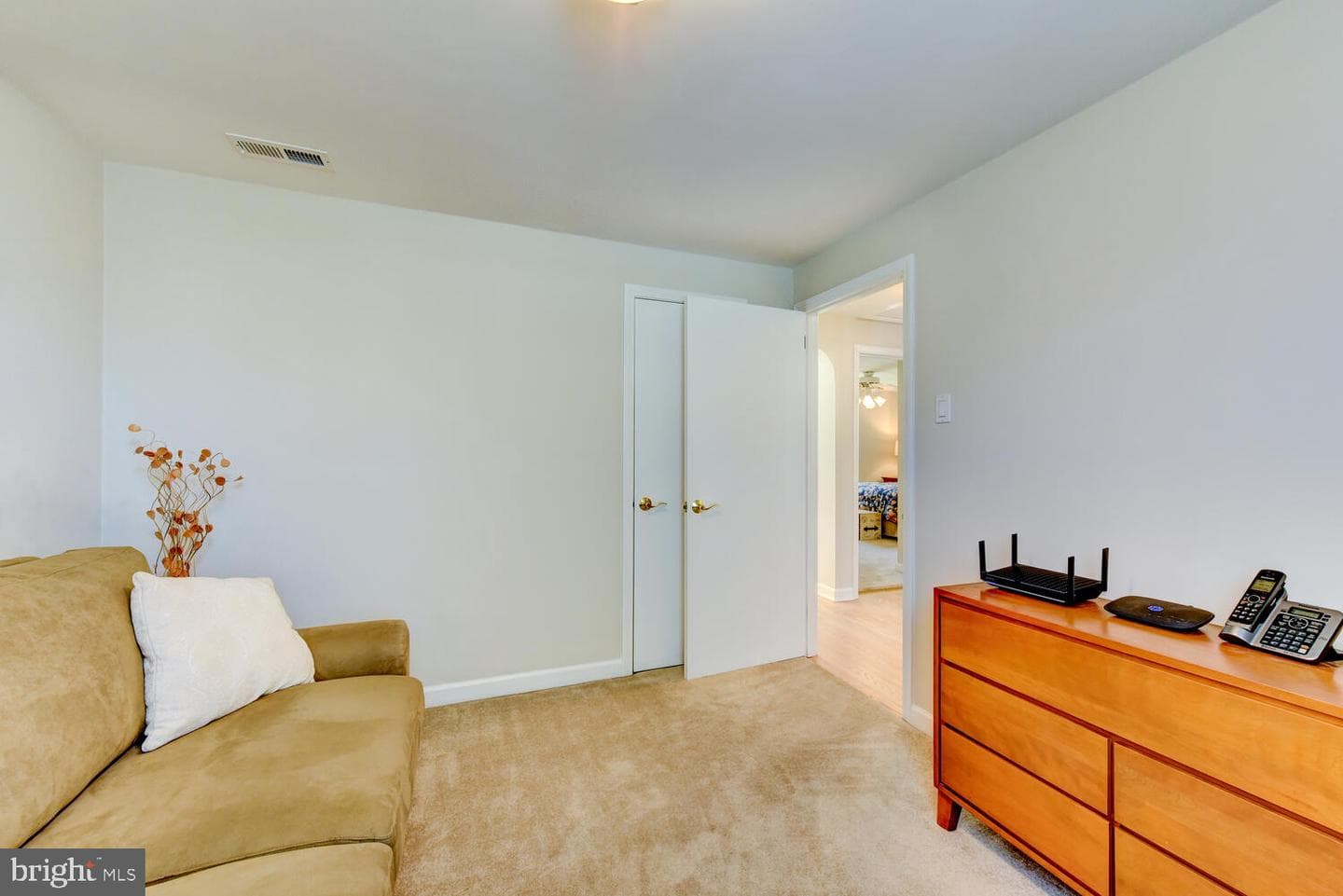 1 Austin Road photo 35