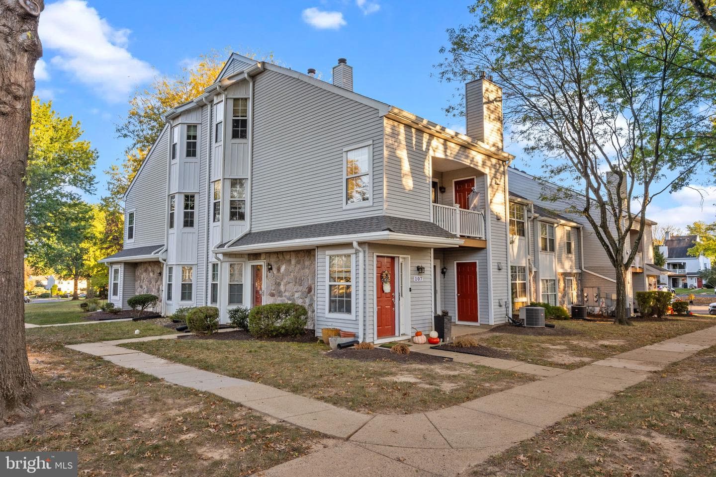 105 Hopkins Court photo 1