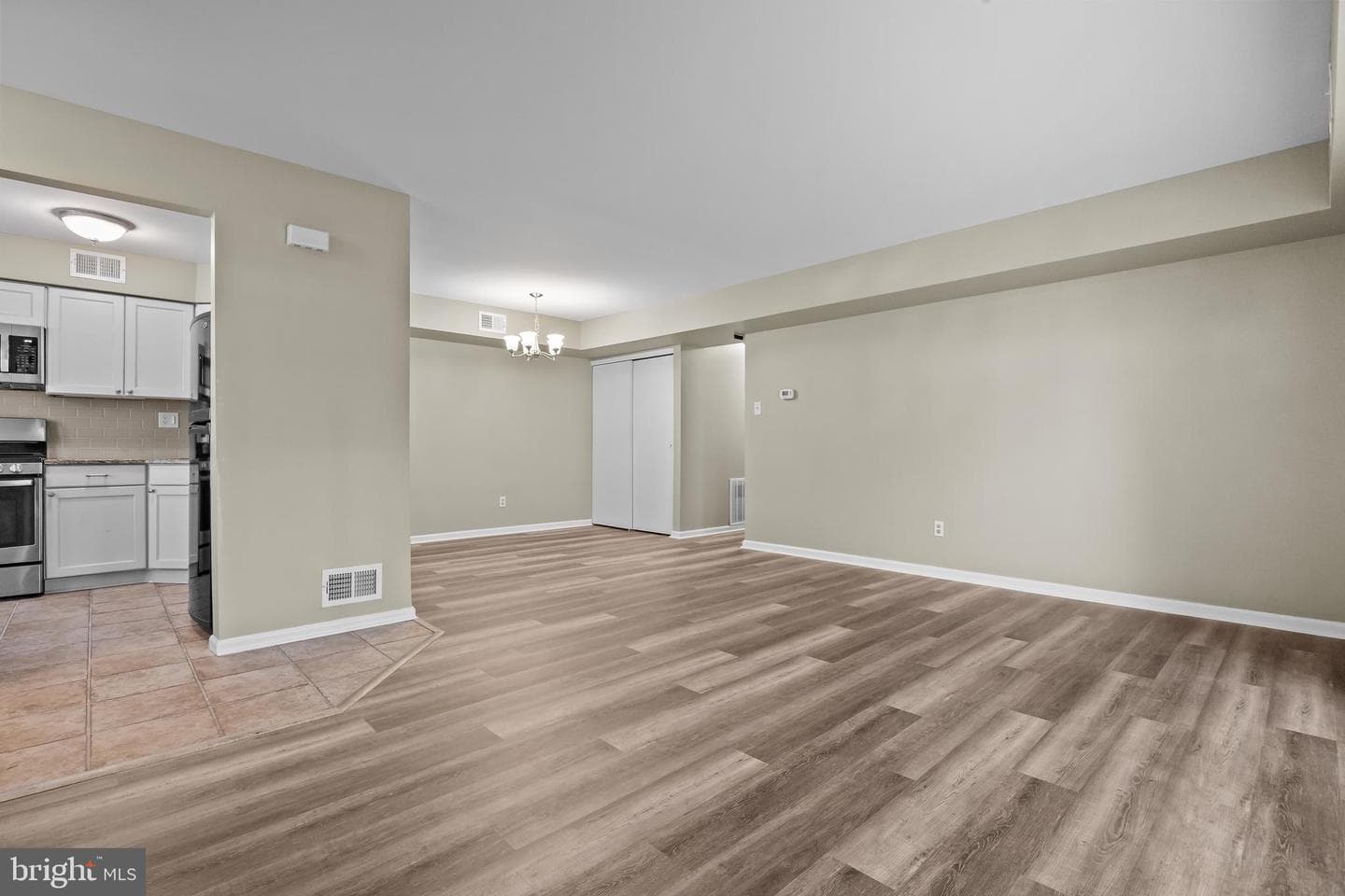 105 Hopkins Court photo 11