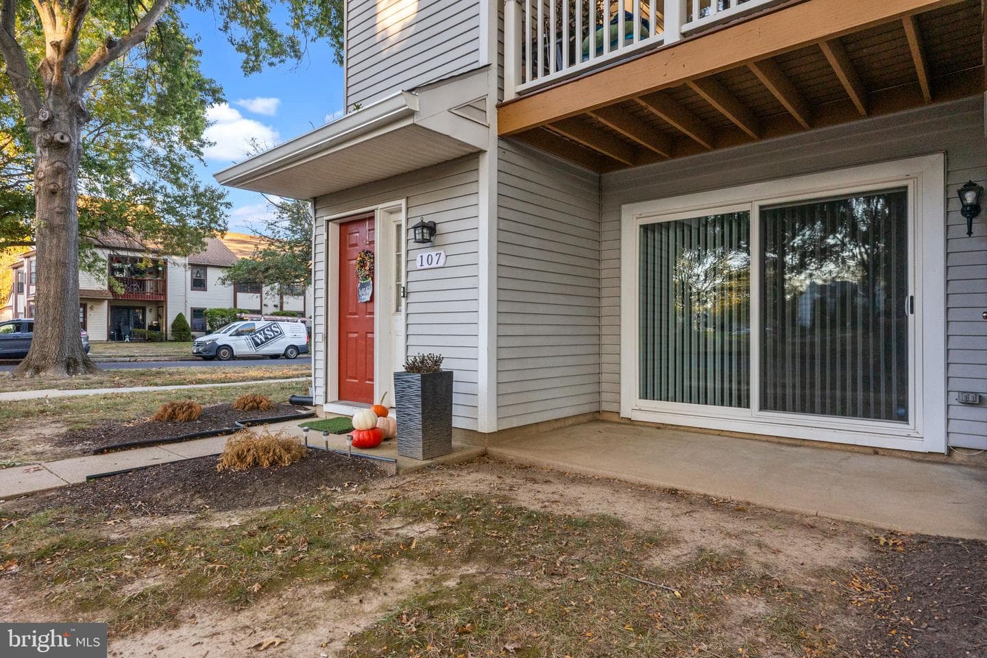 105 Hopkins Court photo 27