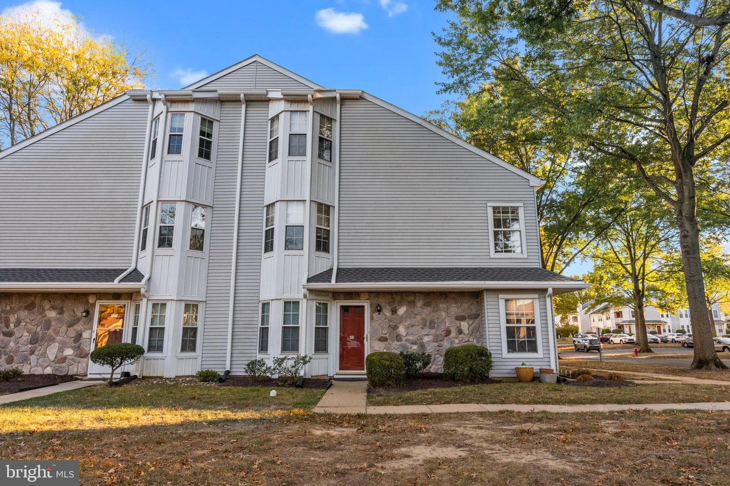 105 Hopkins Court photo 3