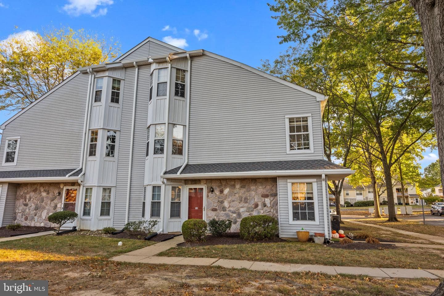 105 Hopkins Court photo 4