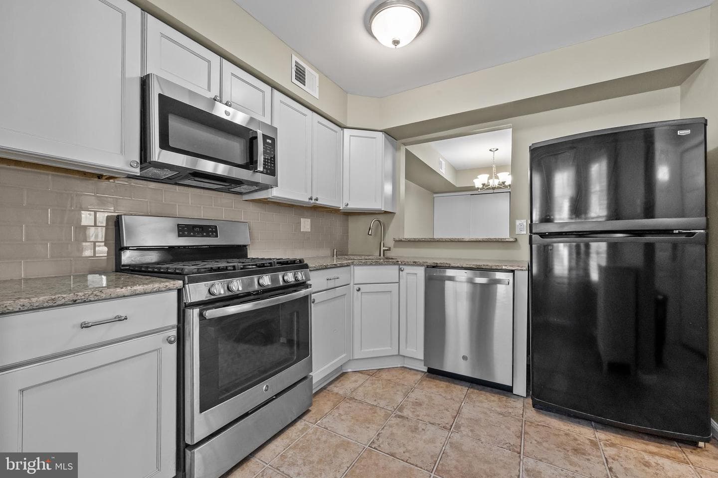 105 Hopkins Court photo 8