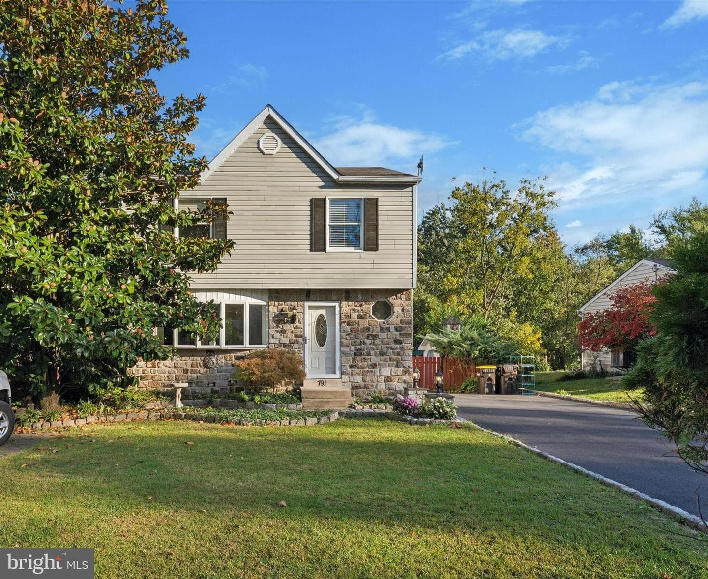 791 Philadelphia Avenue photo 25