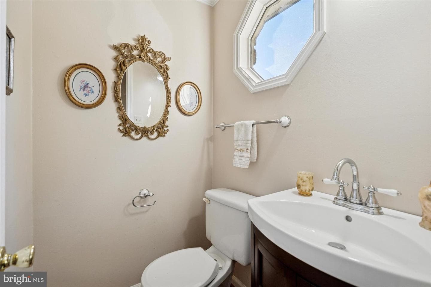 791 Philadelphia Avenue photo 3