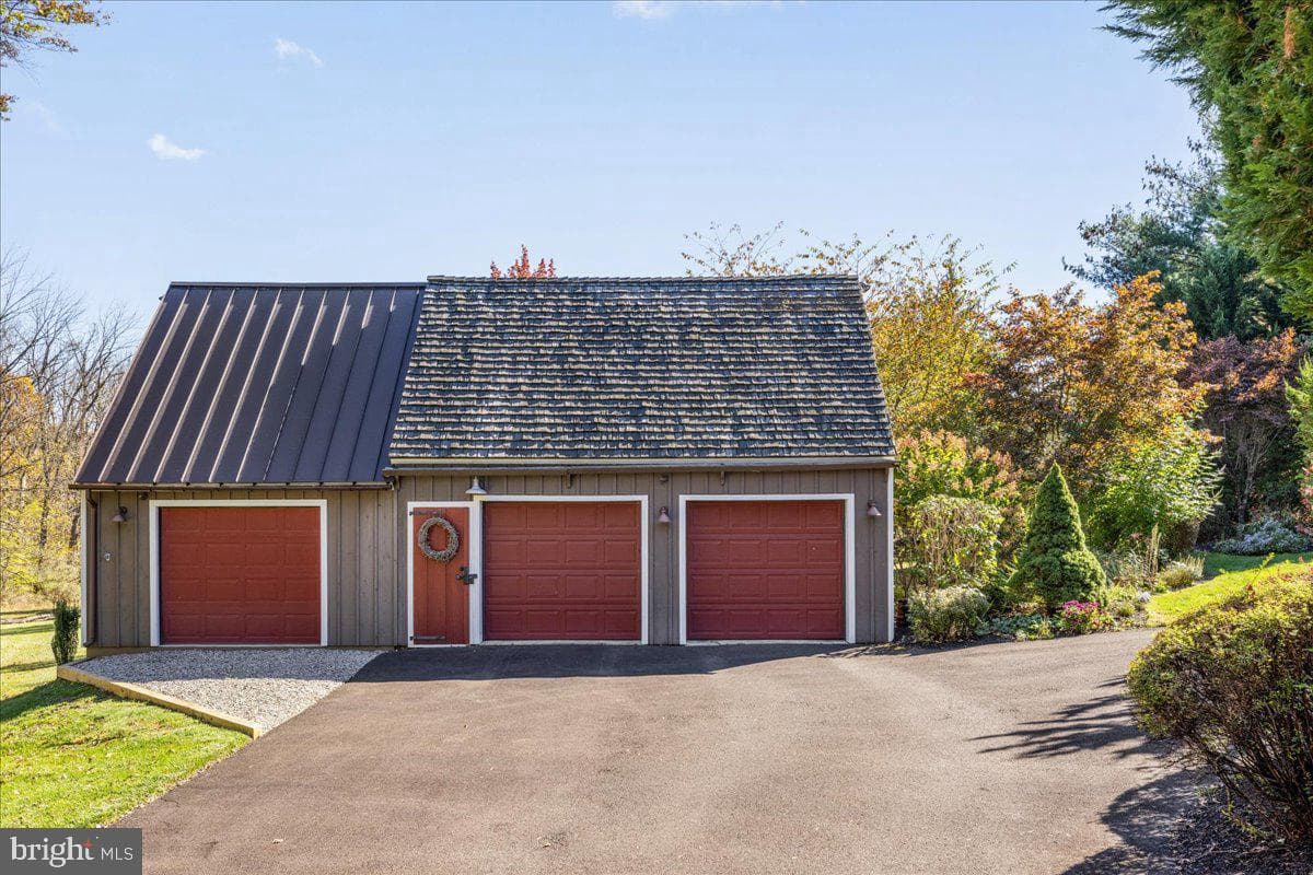 1249 Pebble Hill Road photo 37