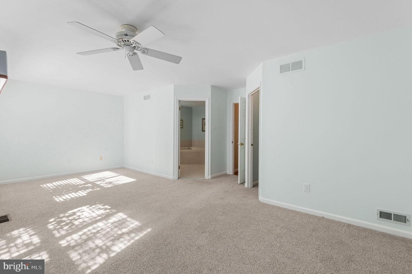 52 Yorkshire Drive photo 13