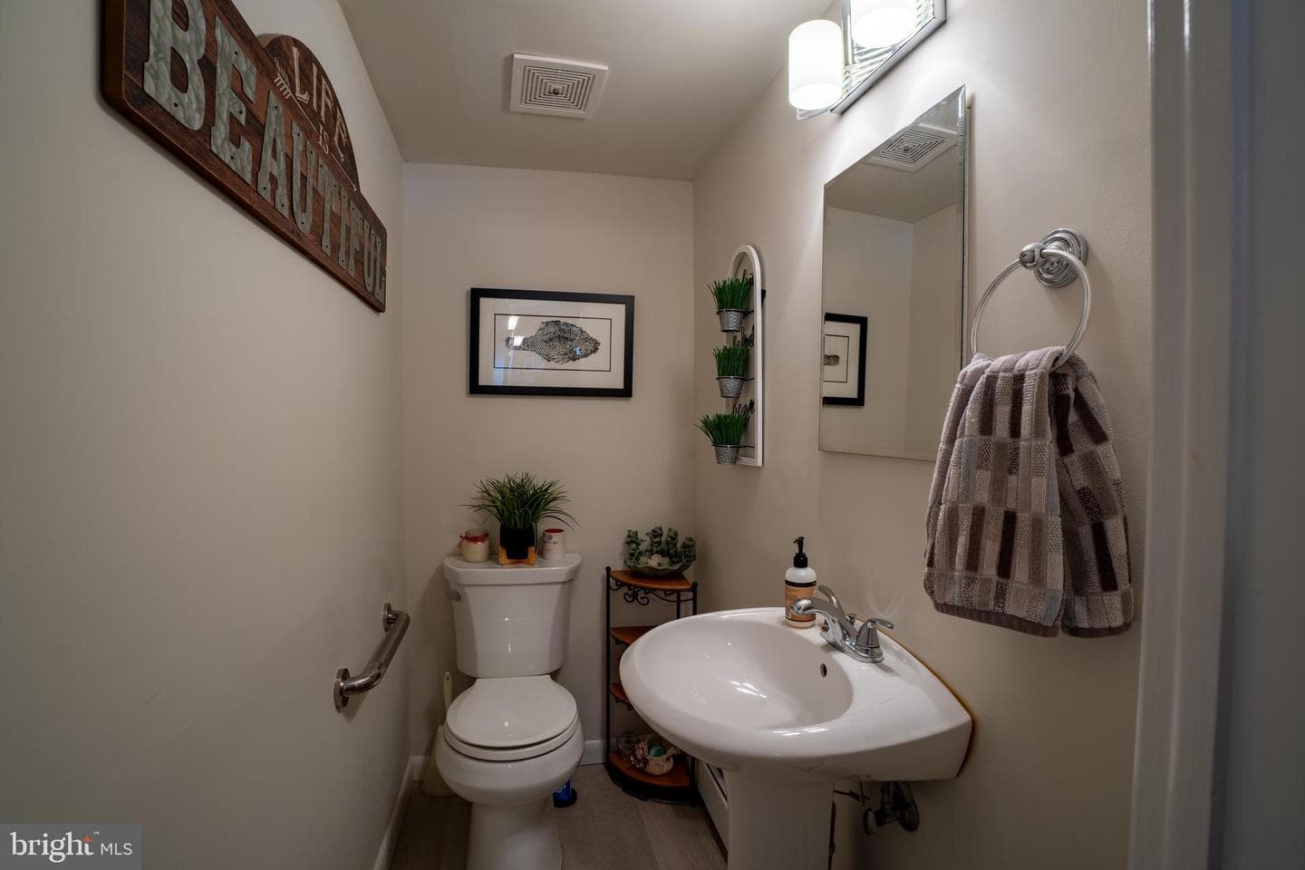 713 Warwick Road photo 15