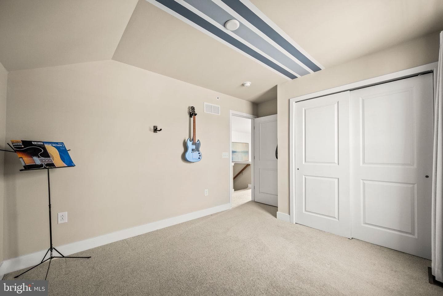 136 Alexandria Street photo 25