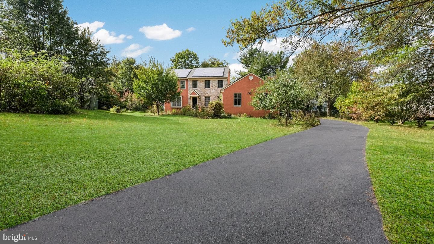 272 Fox Chase Lane photo 3