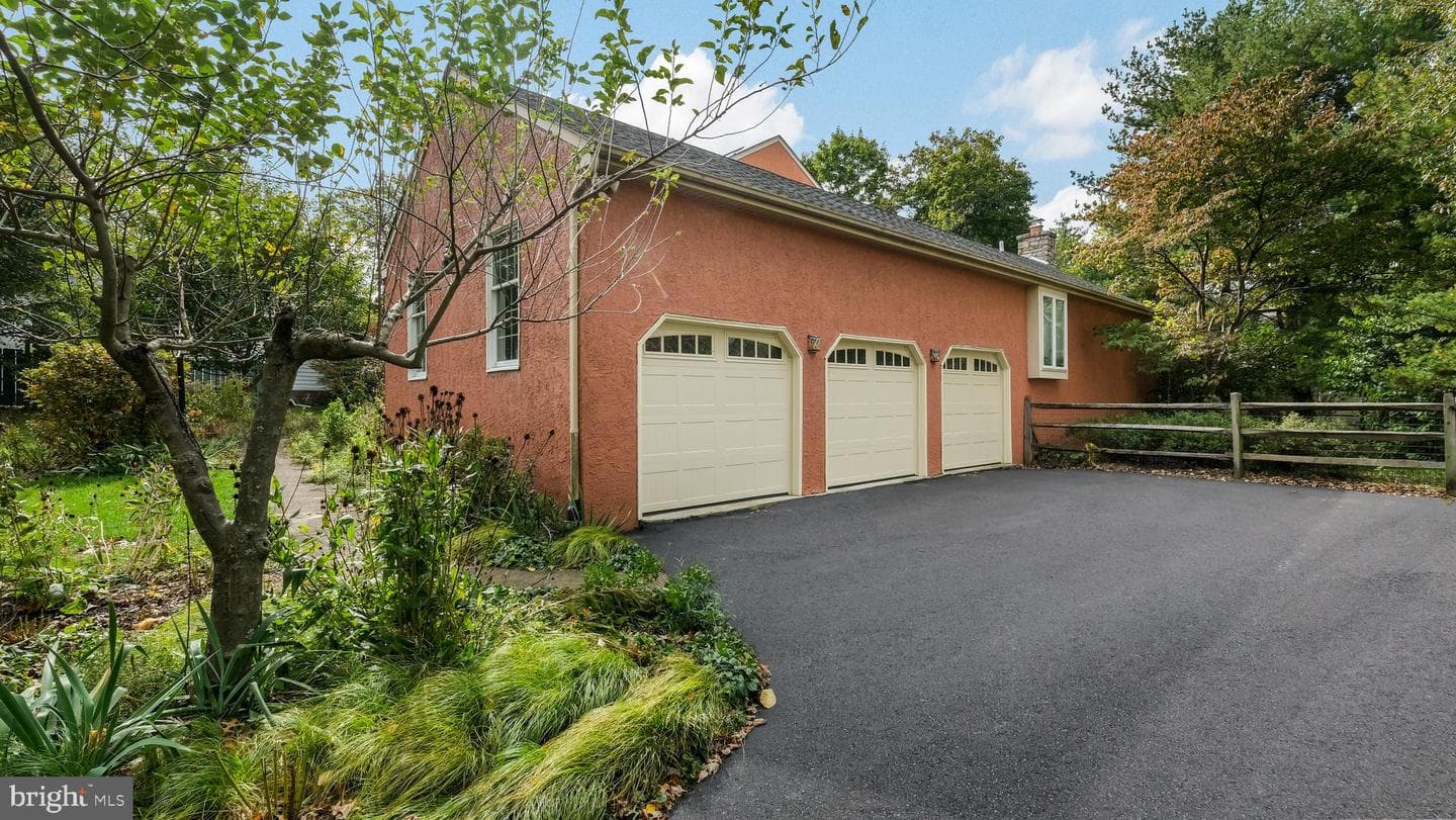 272 Fox Chase Lane photo 5
