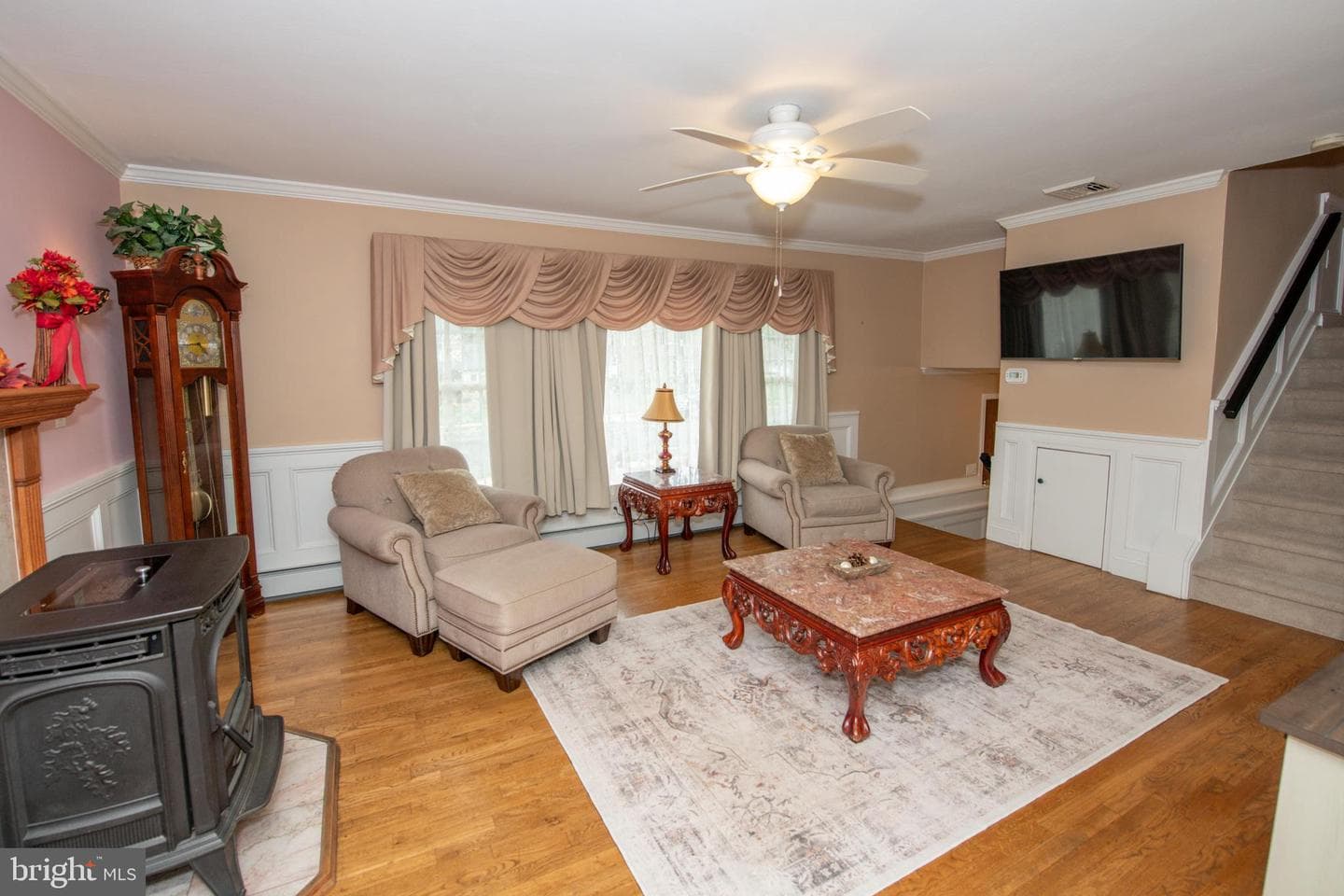 229 Walton Drive photo 5