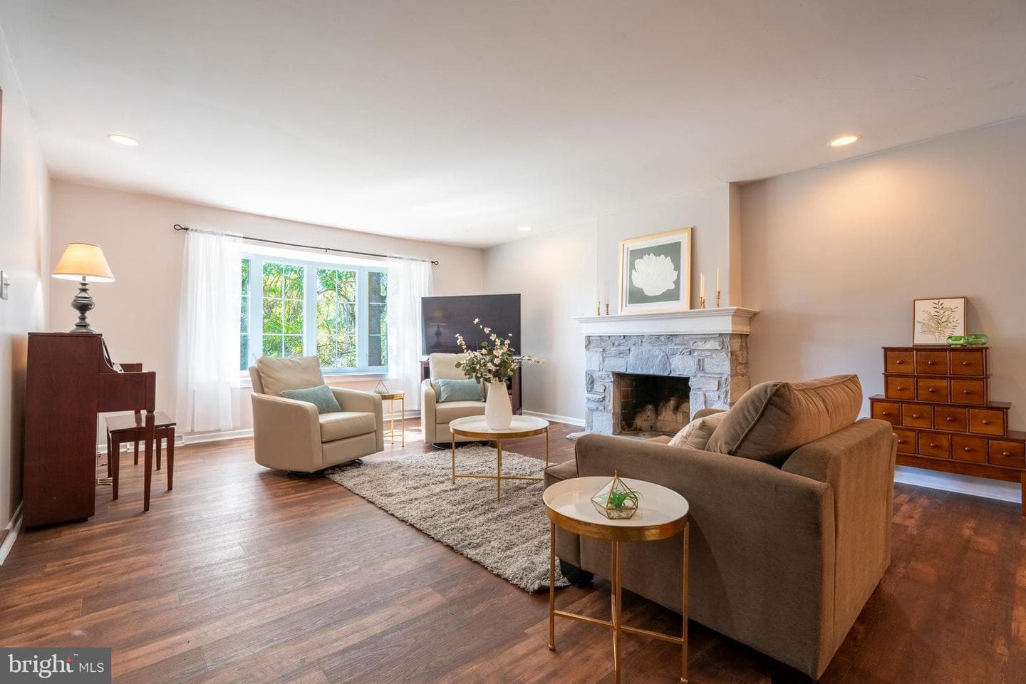 261 Fairhill Drive photo 10