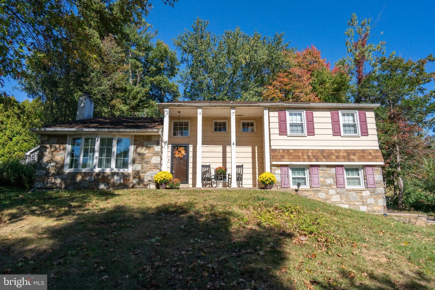 261 Fairhill Drive photo 2